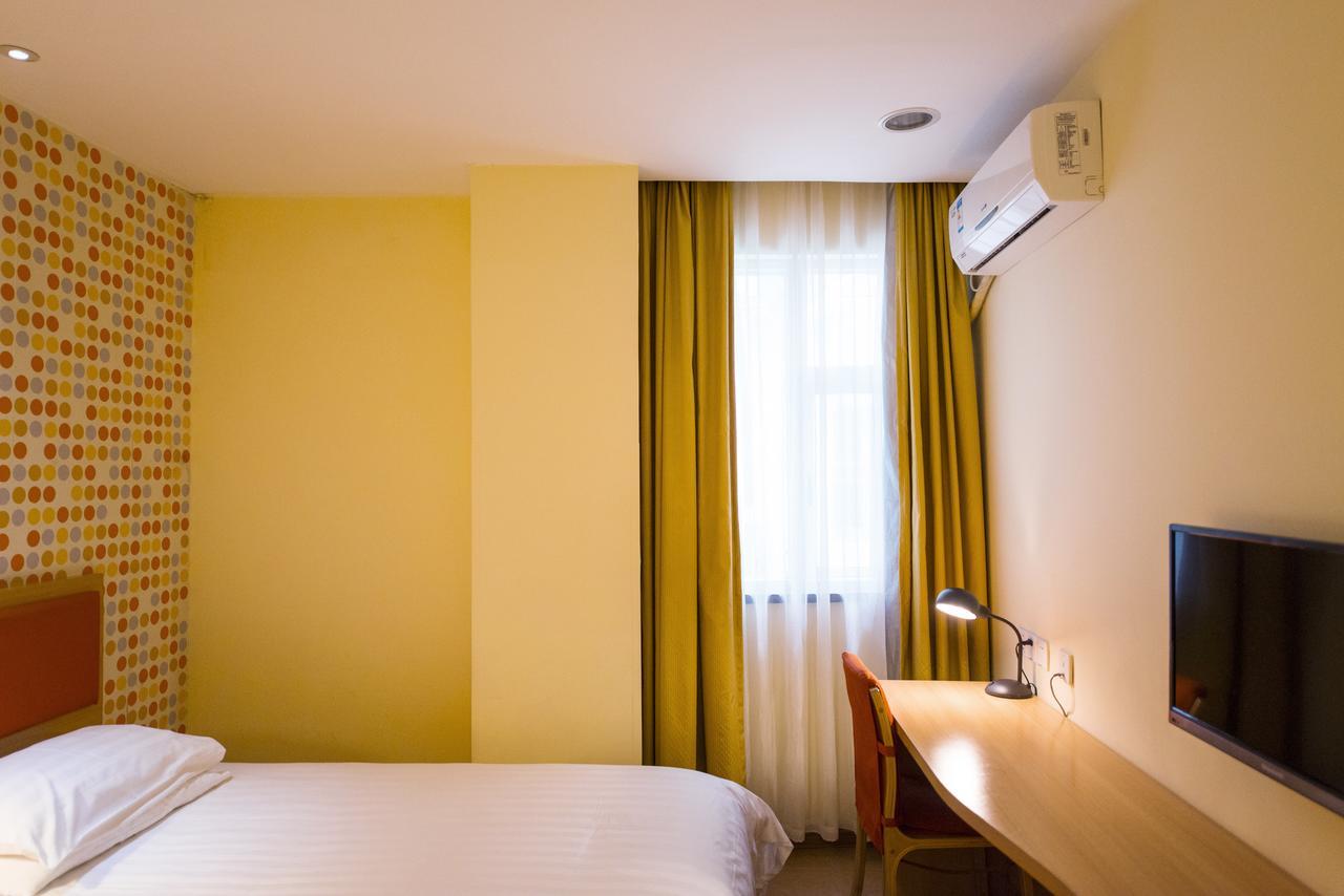 Home Inn Shanghai Railway Station North Square Екстер'єр фото