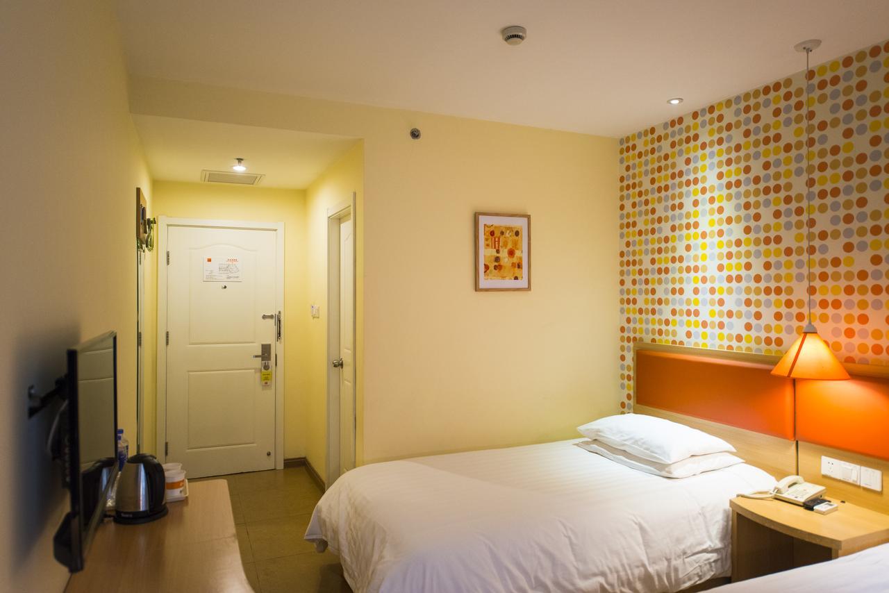 Home Inn Shanghai Railway Station North Square Екстер'єр фото