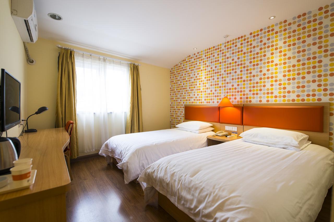 Home Inn Shanghai Railway Station North Square Екстер'єр фото