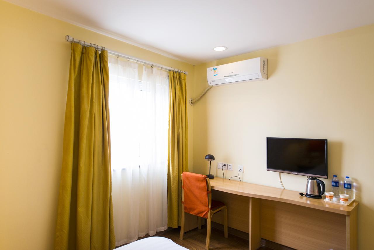 Home Inn Shanghai Railway Station North Square Екстер'єр фото